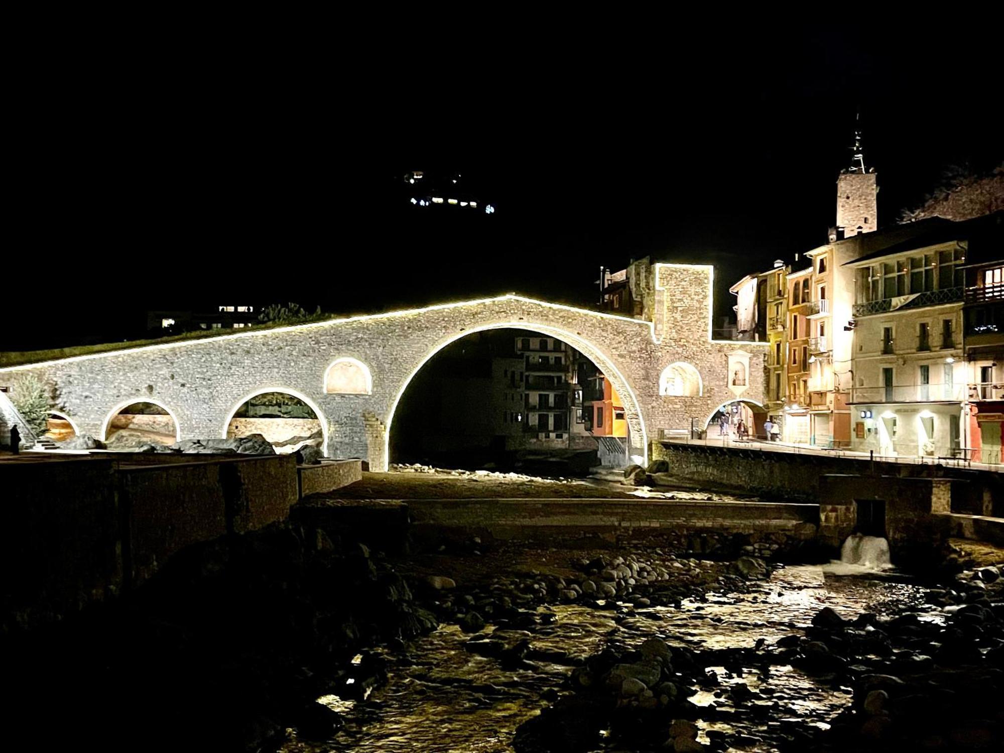 Apartamento Colgante Al Rio Con Vistas Al Puente Camprodon Dış mekan fotoğraf